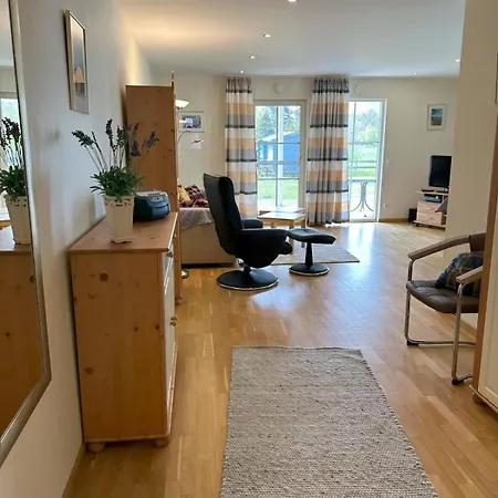 App-1-in-den-wiesen * Prerow